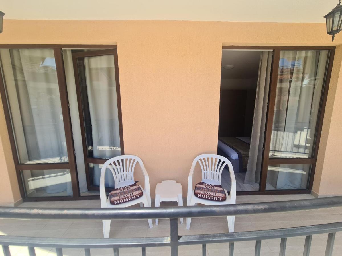 Private Apartment In Star Dreams Complex Sveti Vlas Bagian luar foto