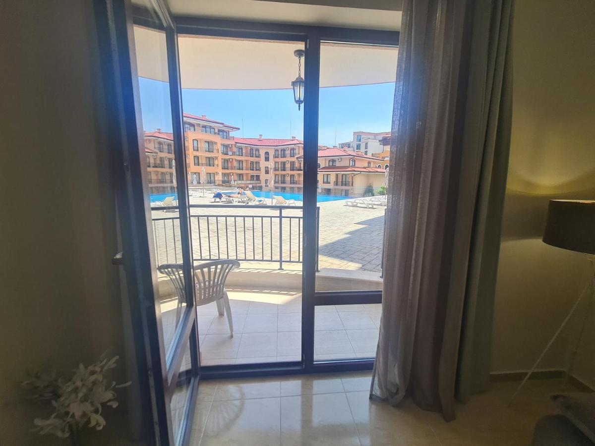 Private Apartment In Star Dreams Complex Sveti Vlas Bagian luar foto
