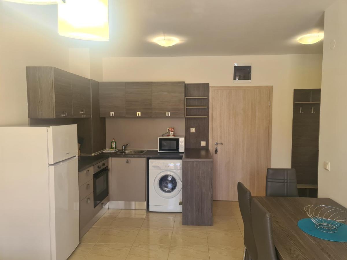 Private Apartment In Star Dreams Complex Sveti Vlas Bagian luar foto