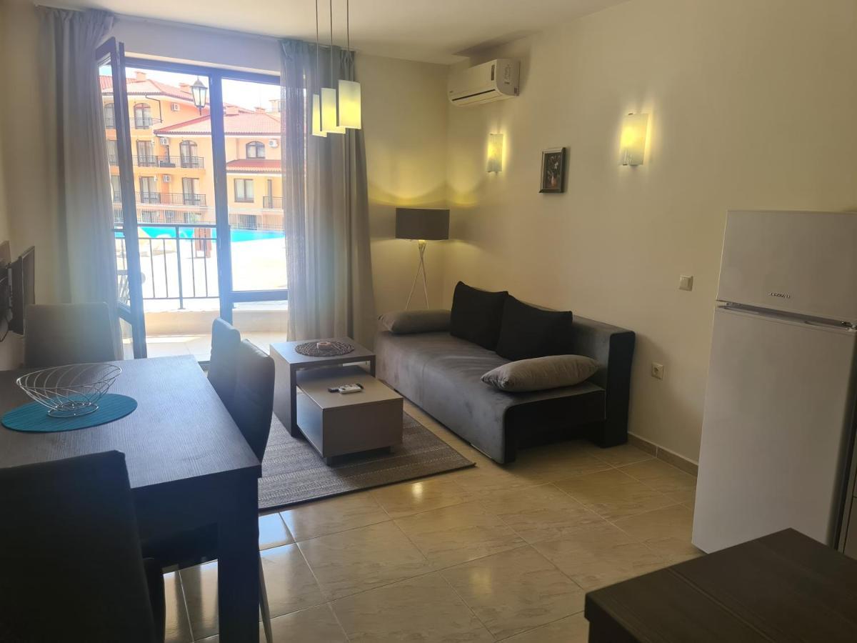 Private Apartment In Star Dreams Complex Sveti Vlas Bagian luar foto