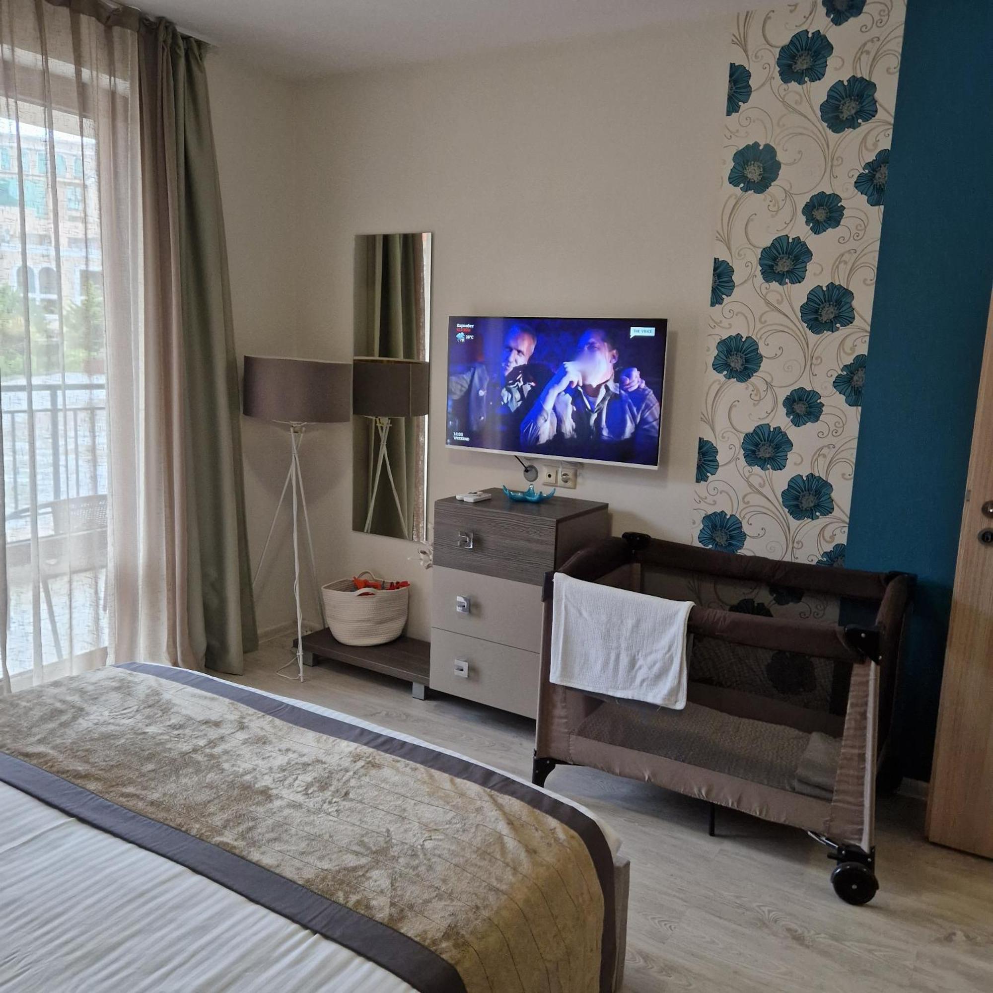 Private Apartment In Star Dreams Complex Sveti Vlas Bagian luar foto