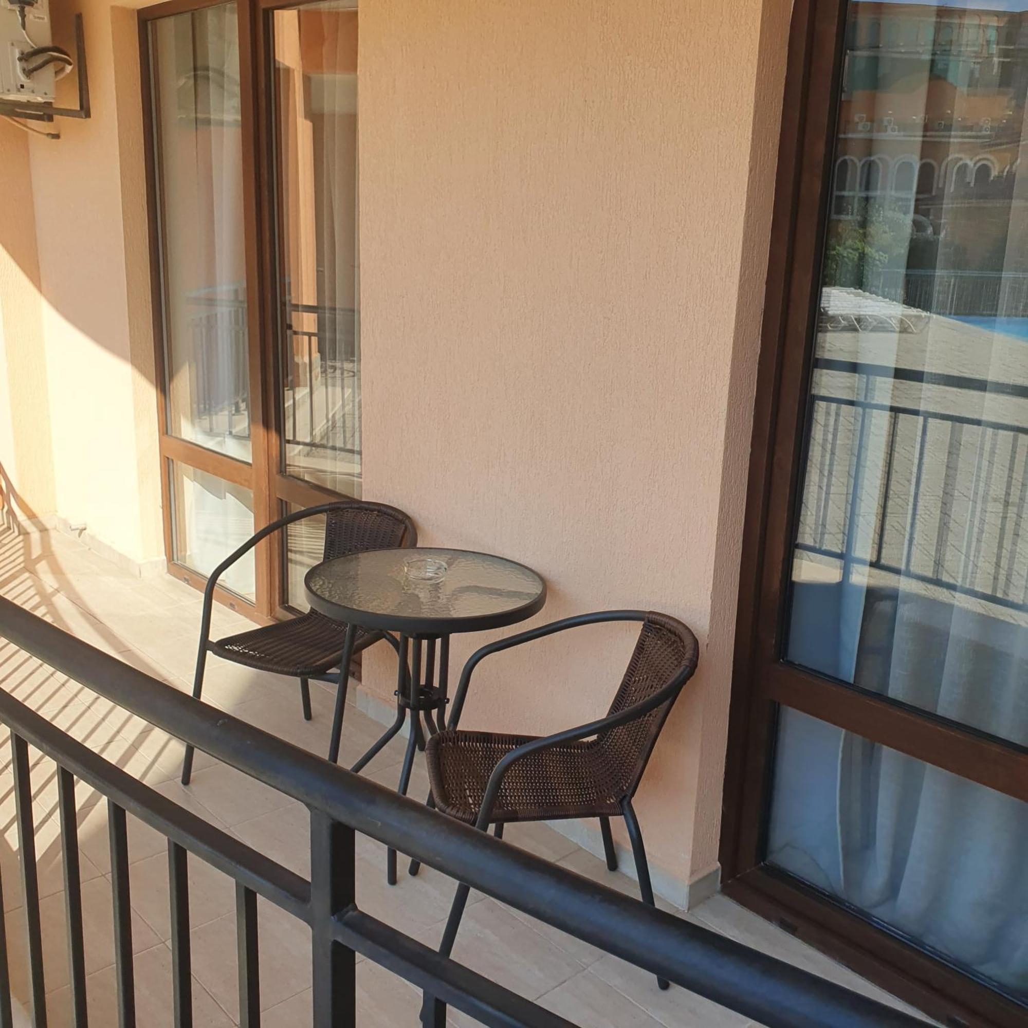 Private Apartment In Star Dreams Complex Sveti Vlas Bagian luar foto